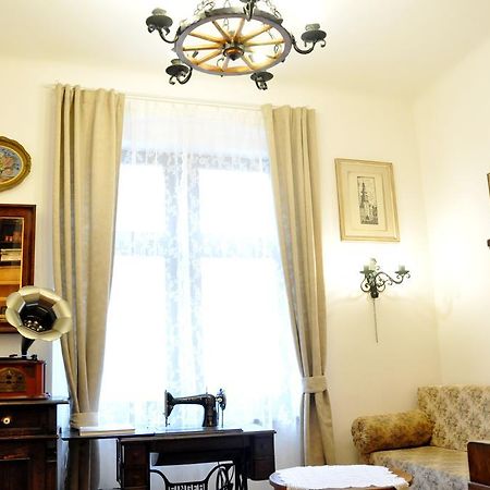 Traditional Slovak Apartment บราติสลาวา ภายนอก รูปภาพ