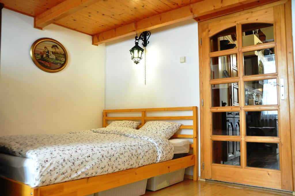 Traditional Slovak Apartment บราติสลาวา ภายนอก รูปภาพ
