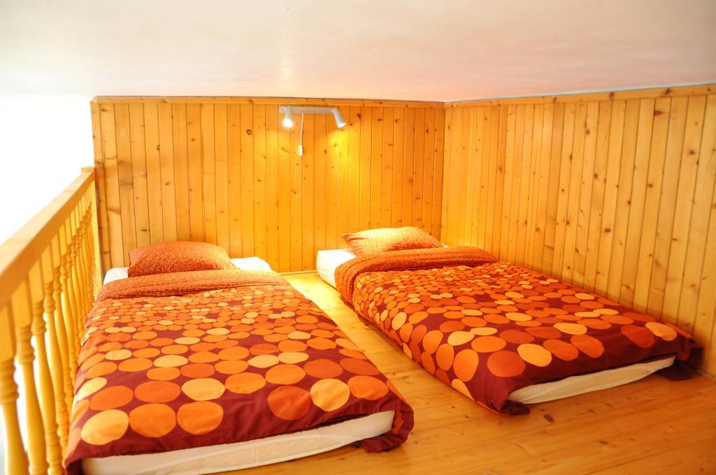 Traditional Slovak Apartment บราติสลาวา ภายนอก รูปภาพ