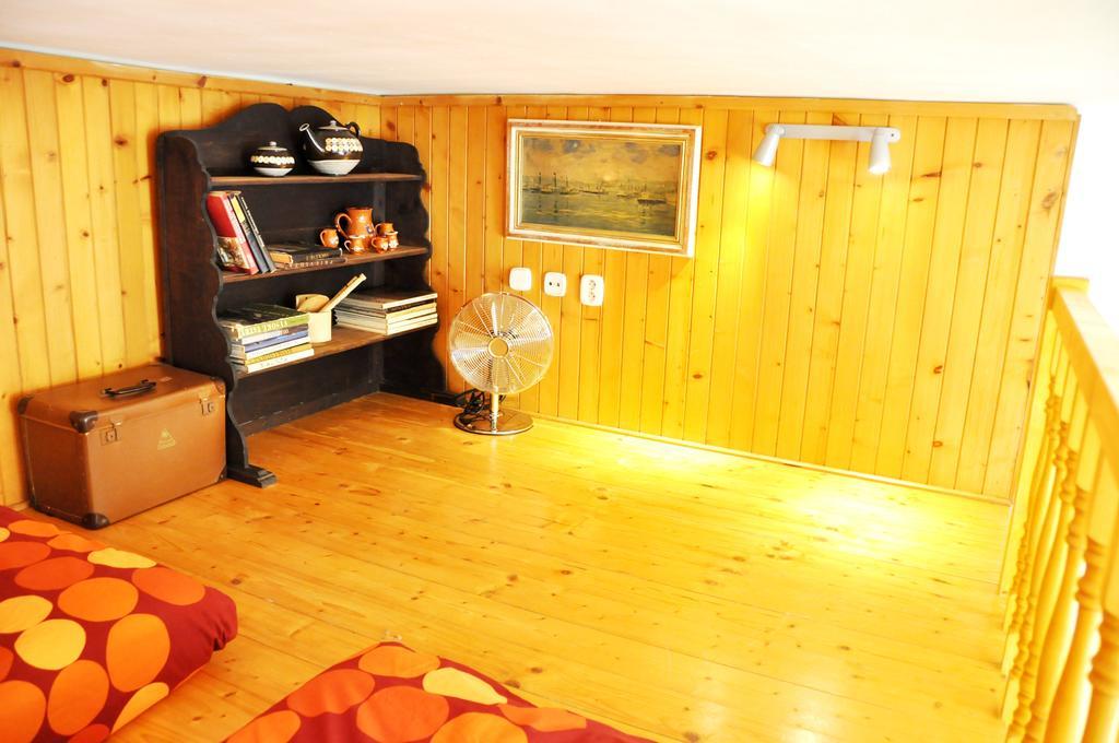 Traditional Slovak Apartment บราติสลาวา ภายนอก รูปภาพ