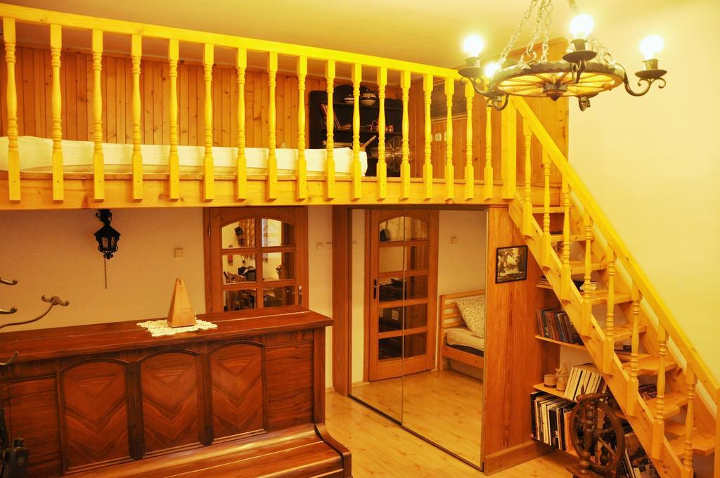 Traditional Slovak Apartment บราติสลาวา ภายนอก รูปภาพ